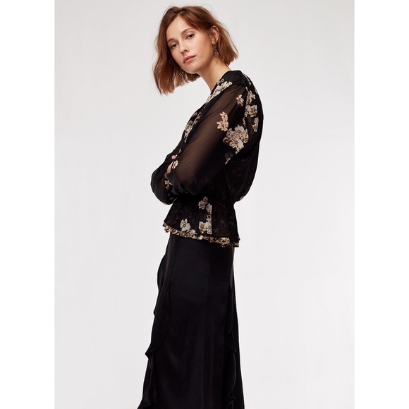 Aritzia Little Moon Lunaria Blouse Black Floral - Picture 3 of 8